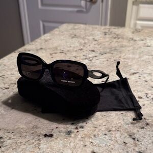 Sonia Rykiel Elegant Black Sunglasses SR7637
